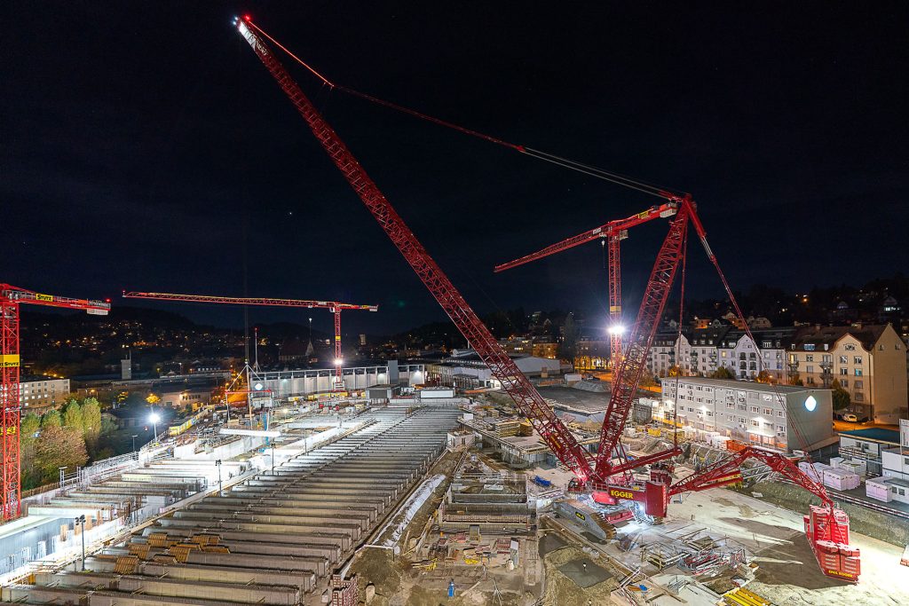 1000 tons crawler crane from EMIL EGGER in operation on Olma construction site in St. Gallen