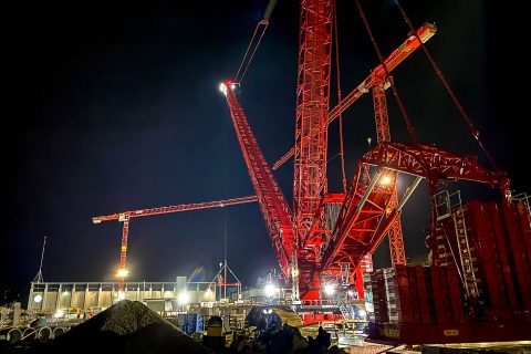 1000 Tonnen Raupenkran von EMIL EGGER im Einsatz auf Olma Baustelle in St. Gallen